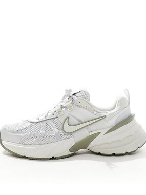 Nike Women’s V2K Run Shoes size 6